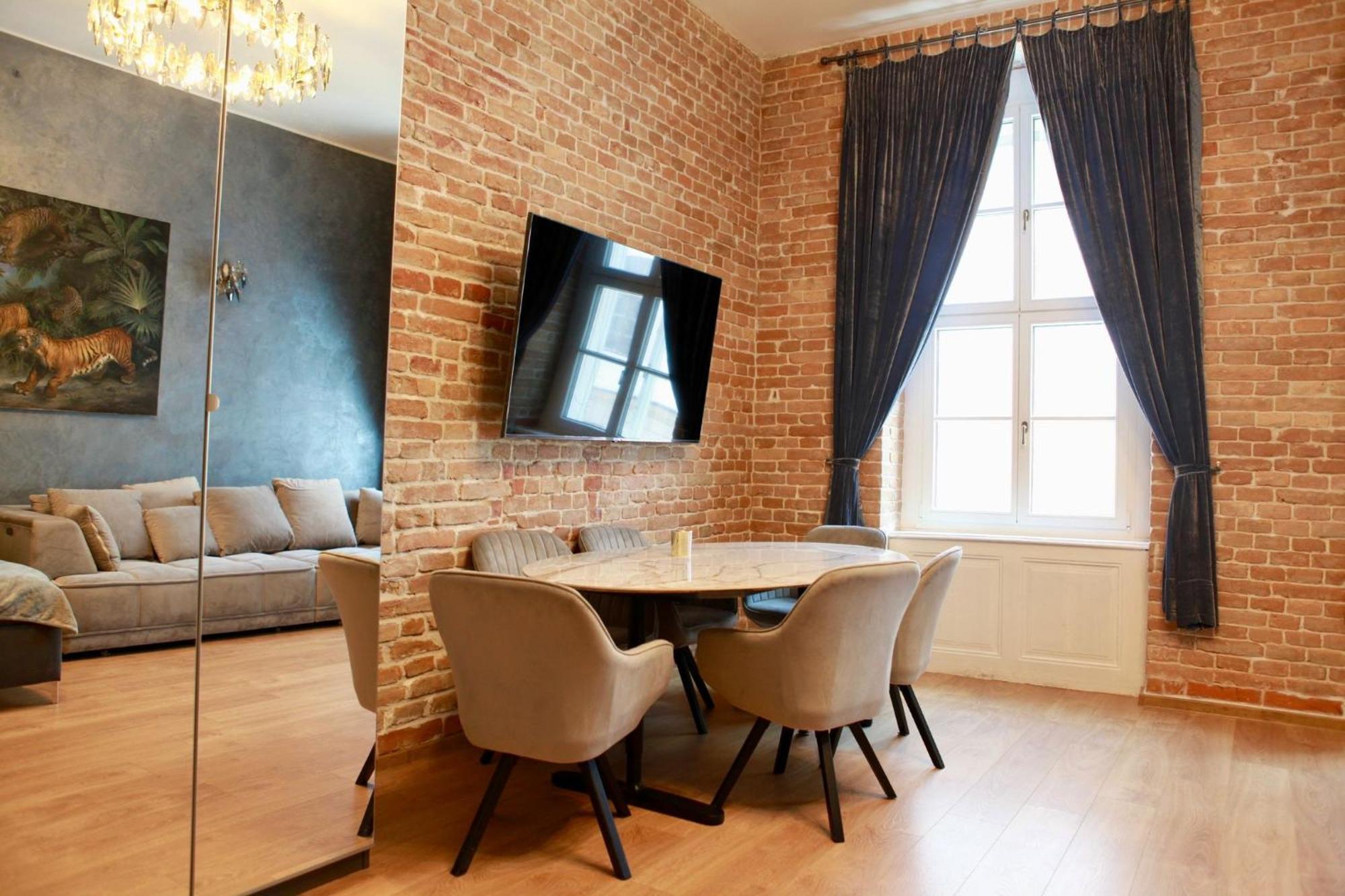 Apartament Heart In The Old Town Bratysława Zewnętrze zdjęcie